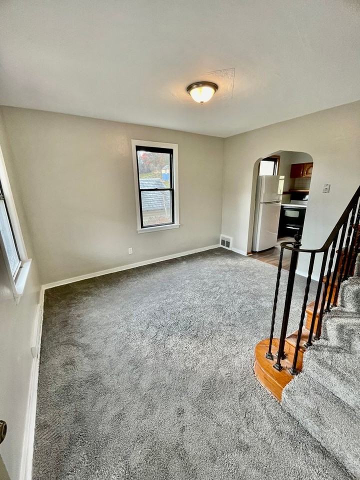 1617 Oak Avenue - Photo 5 of 29