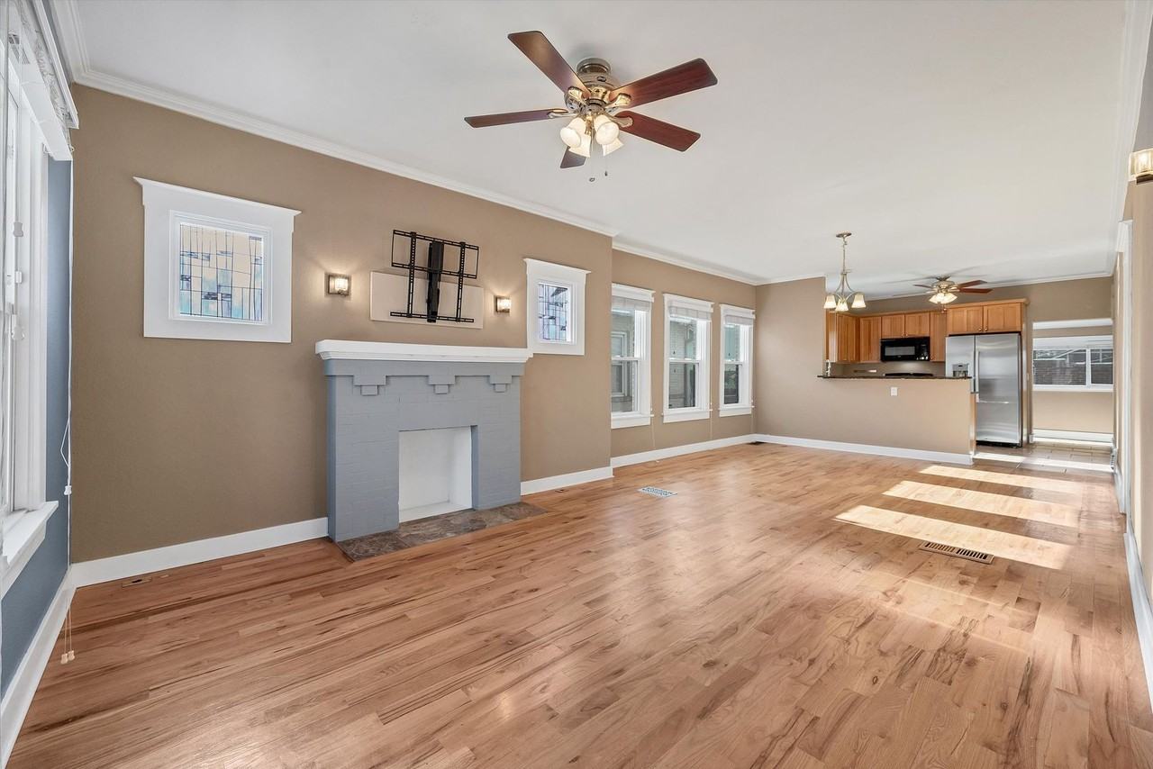 3345 Vine Street - Photo 2 of 16