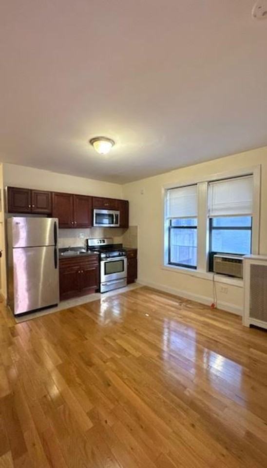 1 Arden Realty LLC - Photo 5 of 18