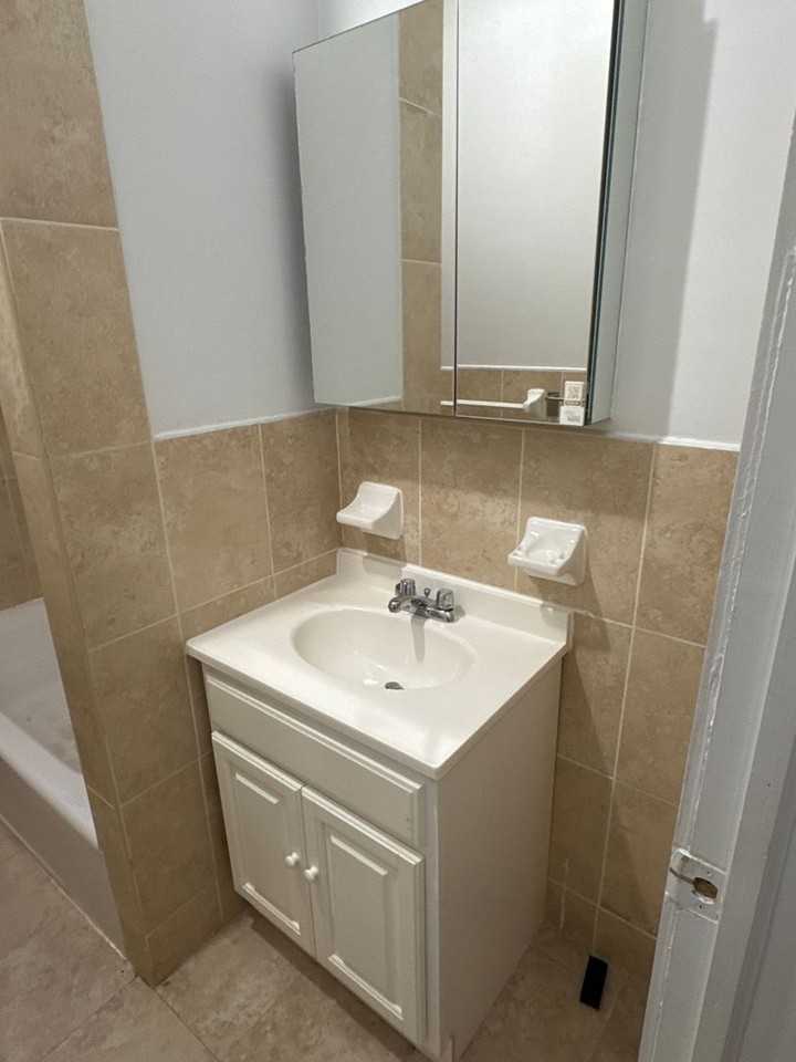 1 Arden Realty LLC - Photo 6 of 18