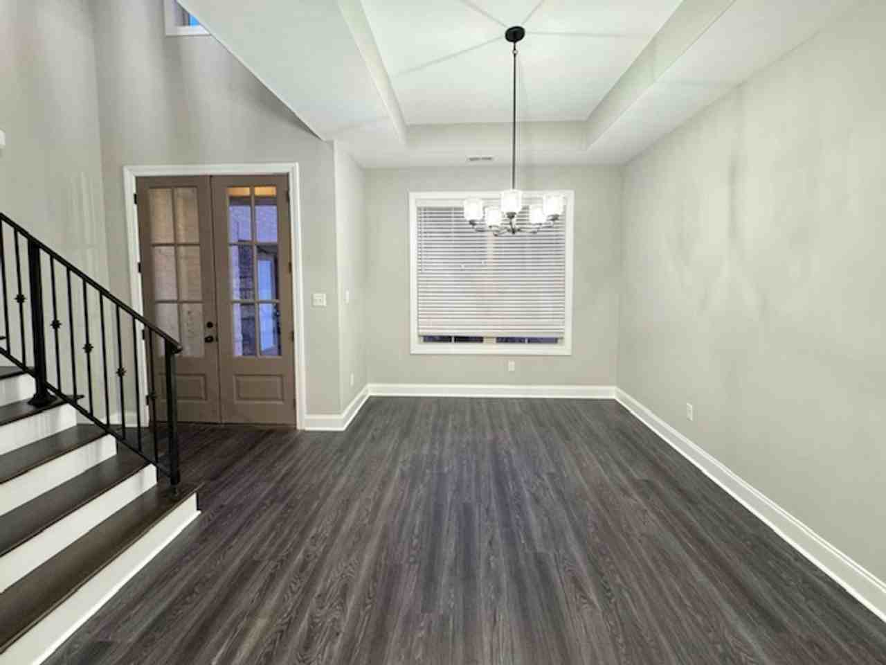 565 Holden Dr - Photo 6 of 16