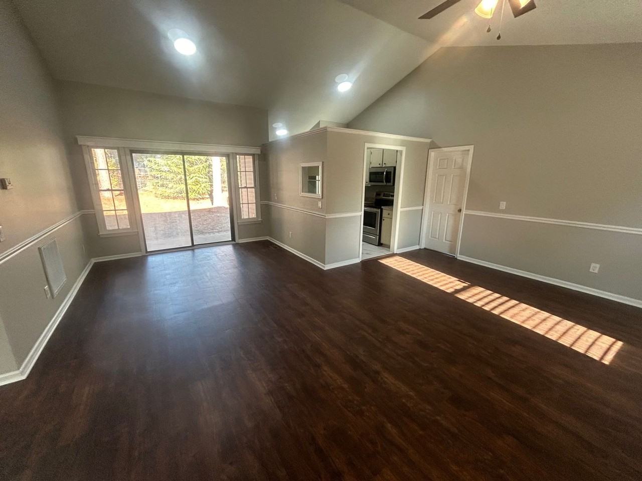 207 Coronado Rd - Photo 3 of 27