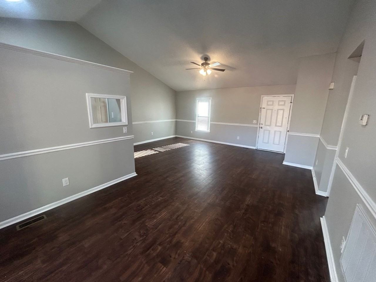 207 Coronado Rd - Photo 5 of 27