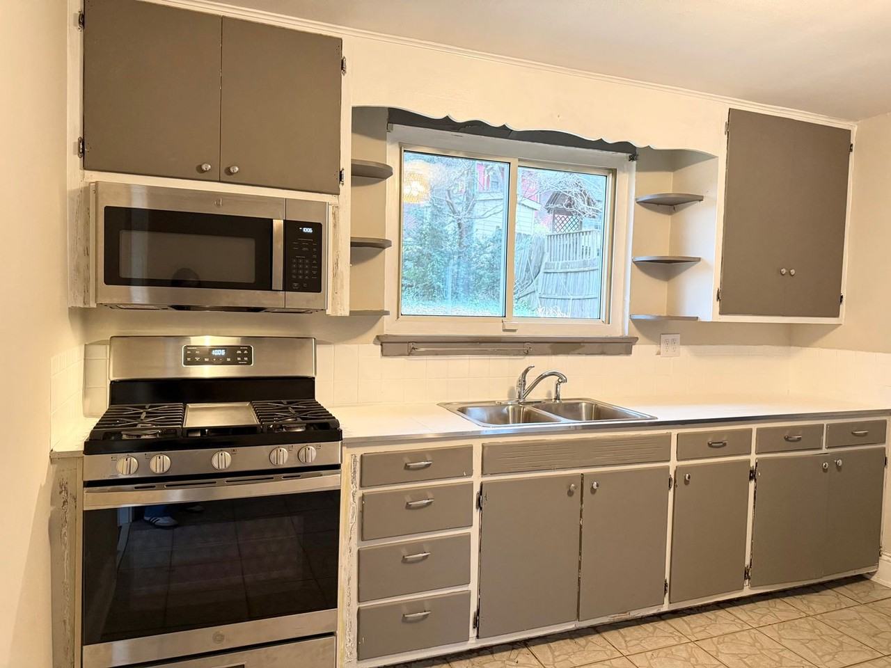 776 3rd Avenue Drive Southeast - Photo 5 of 29