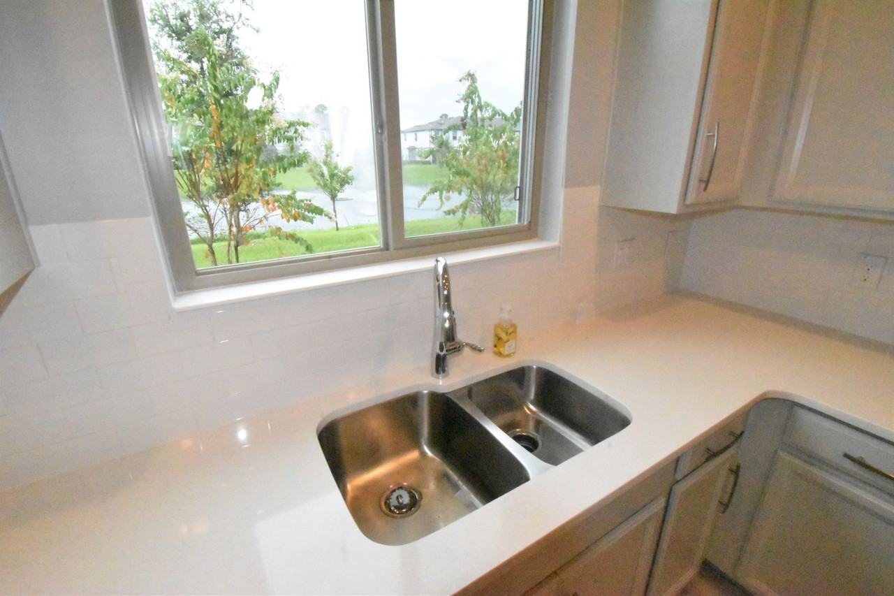 401 Evertree Loop - Photo 5 of 27