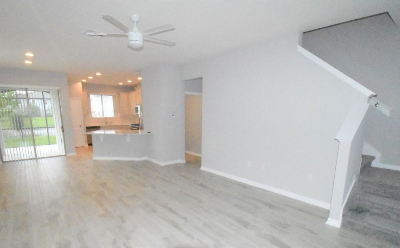 401 Evertree Loop - Photo 6 of 27