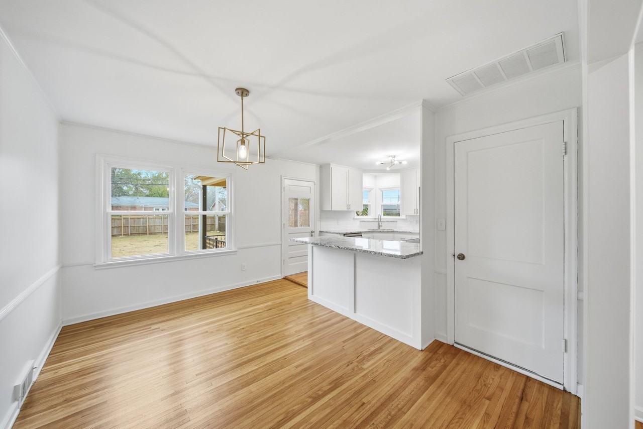 1348 East 45th Place - Photo 5 of 18