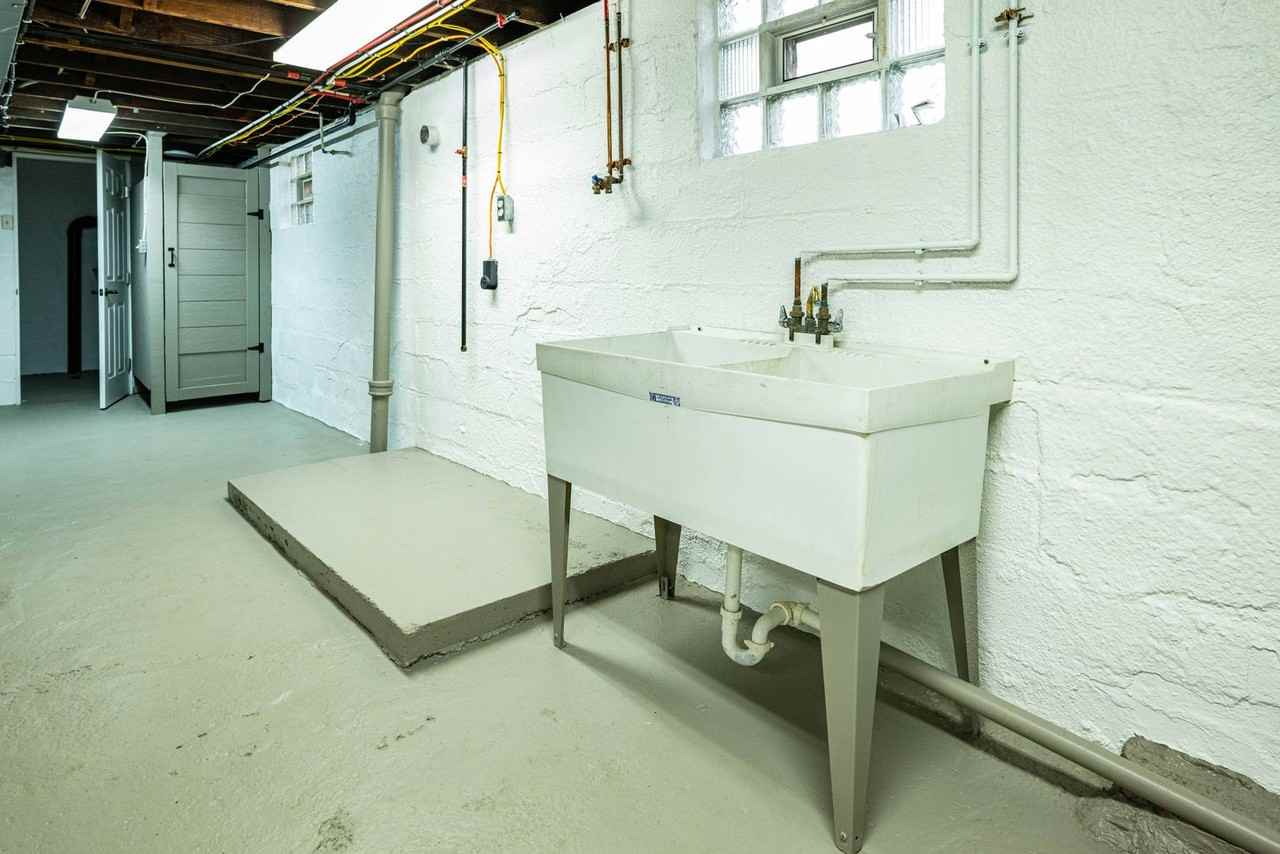 354 Gregg Street - Photo 6 of 34