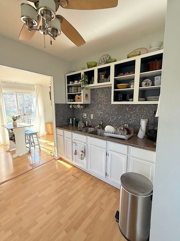 3809 Ruby Avenue - Photo 4 of 15