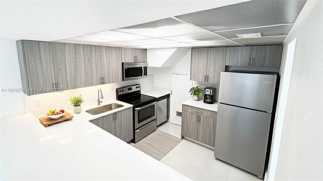 3079 Northwest 11th Street - Photo 2 of 12