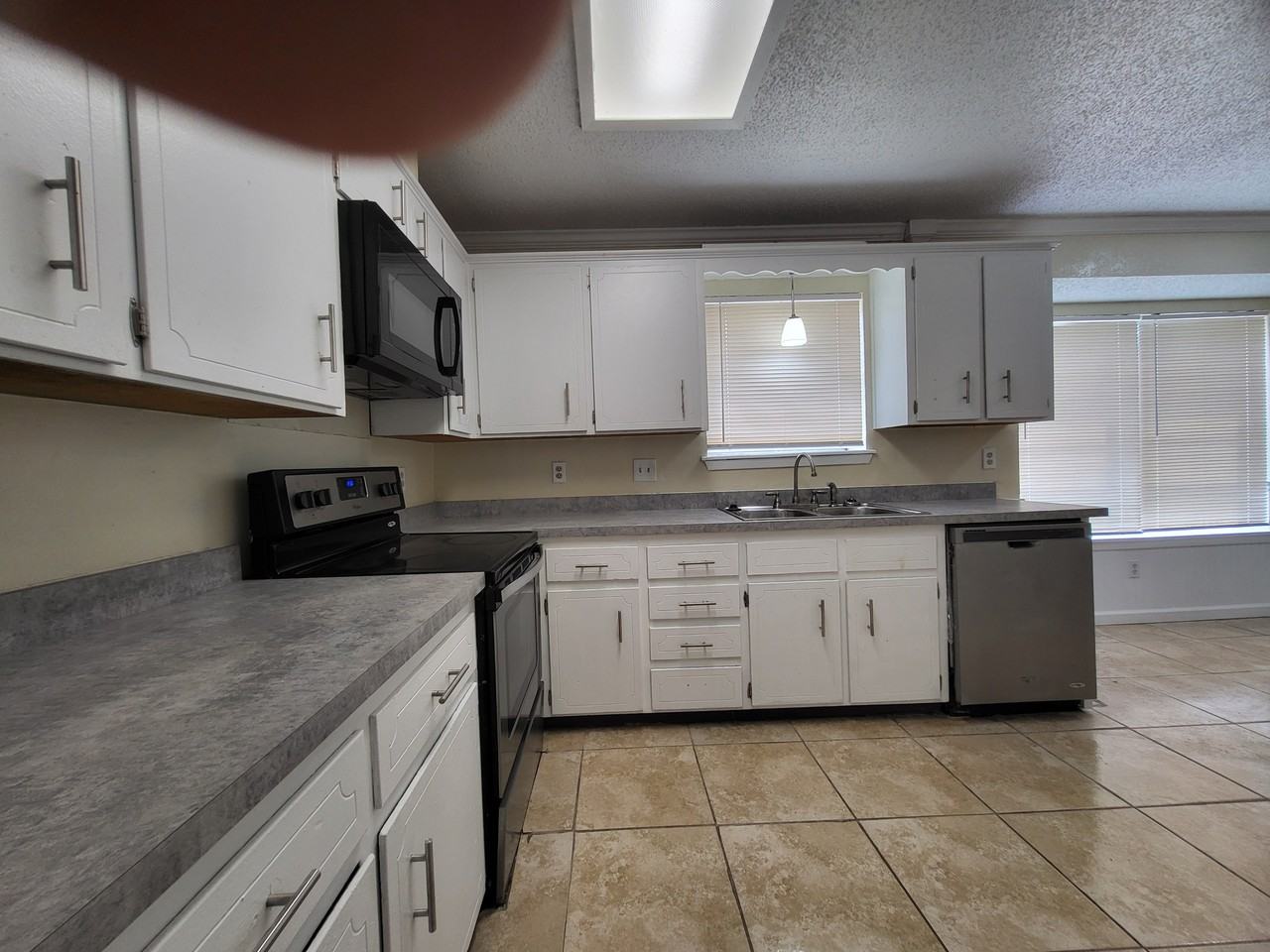 1708 Kenyon Street - Photo 4 of 24