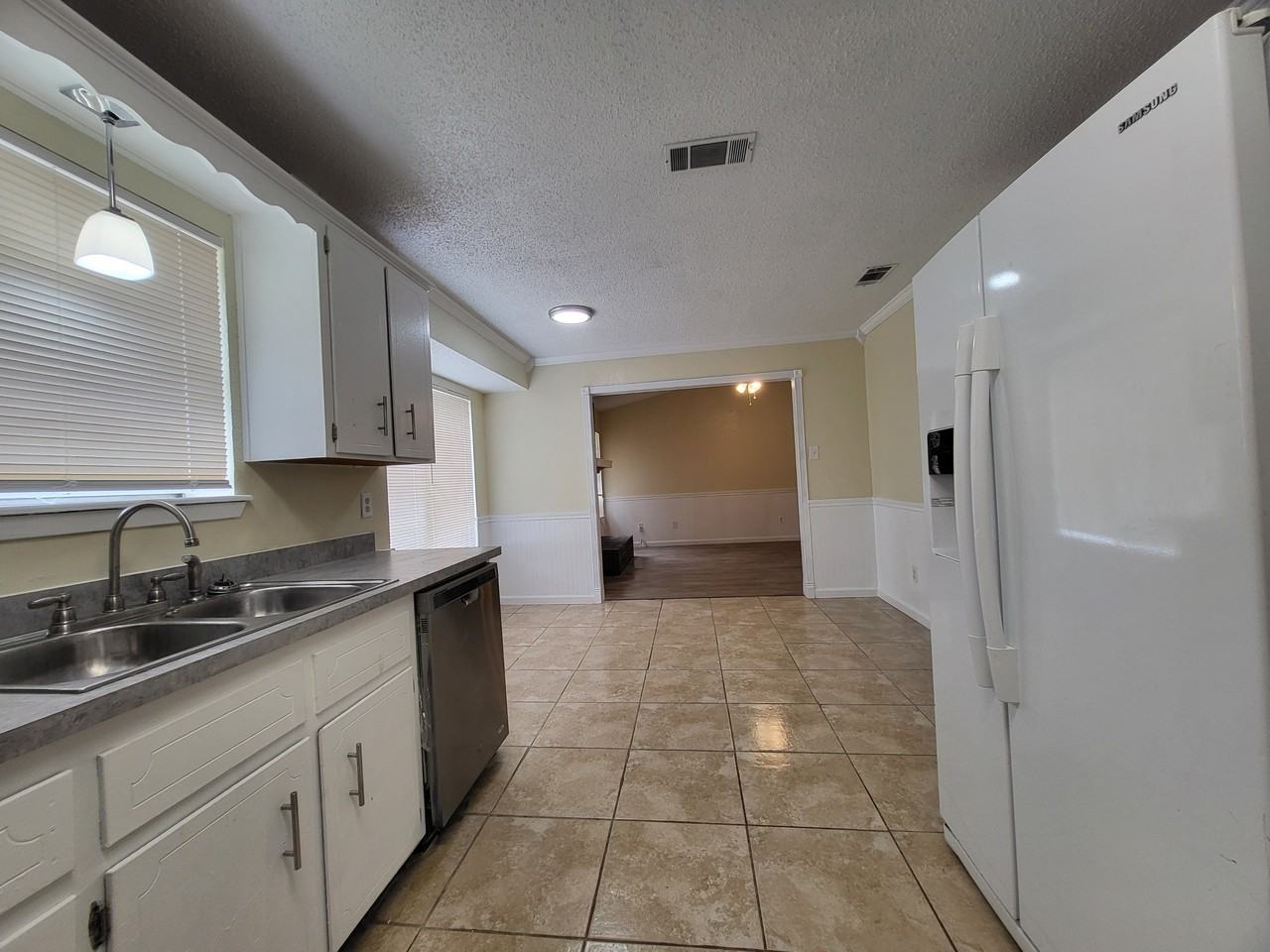 1708 Kenyon Street - Photo 6 of 24