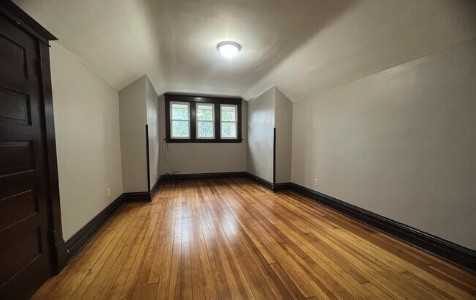 1720 Avoca St #1 - Photo 6 of 8