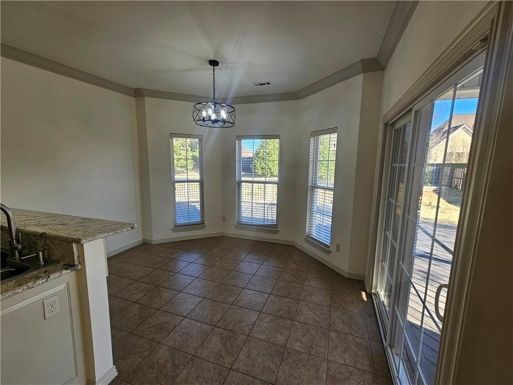 2311 S Mont Blanc Ave - Photo 7 of 38