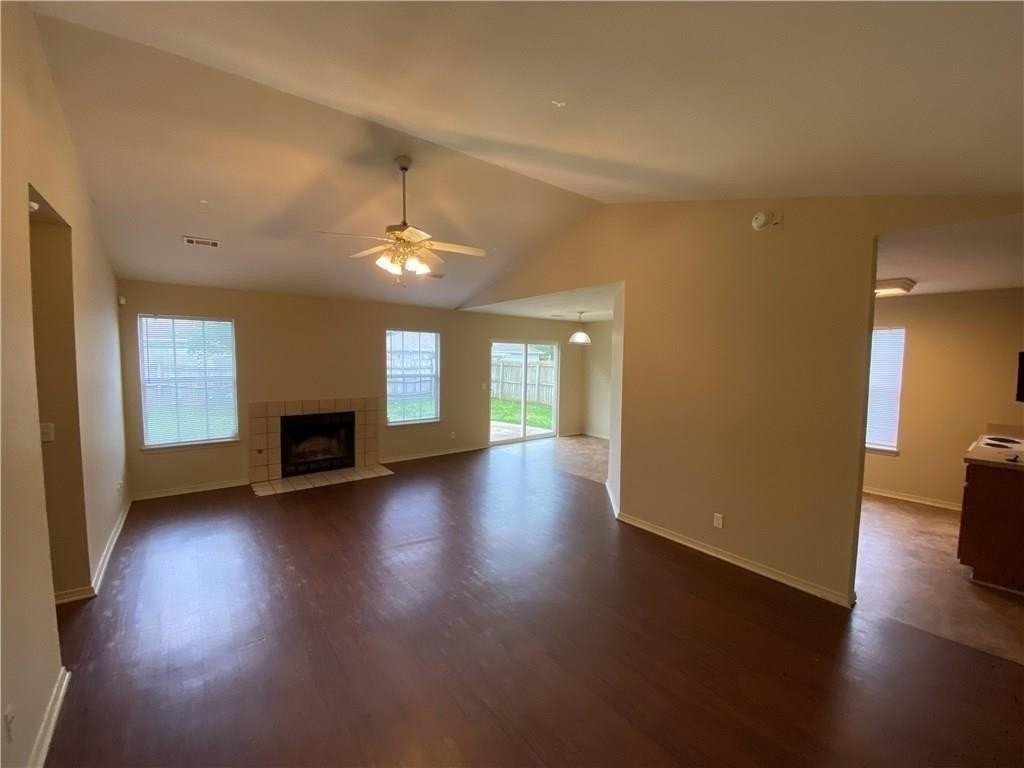 1103 Ryan St - Photo 2 of 17