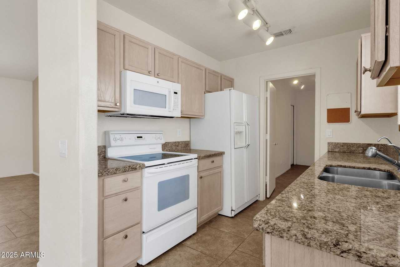 6942 Championship Drive - Photo 6 of 35