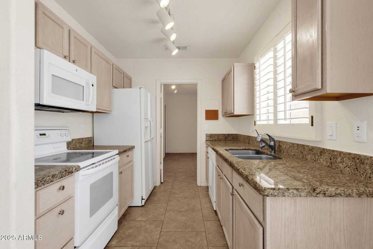 6942 Championship Drive - Photo 7 of 35