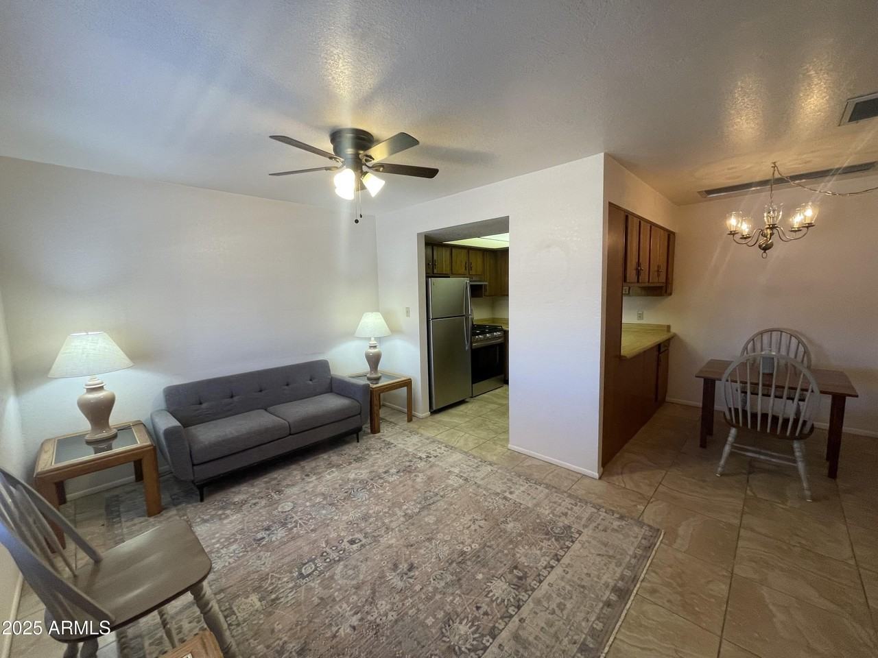 827 East Lancaster Circle - Photo 6 of 24