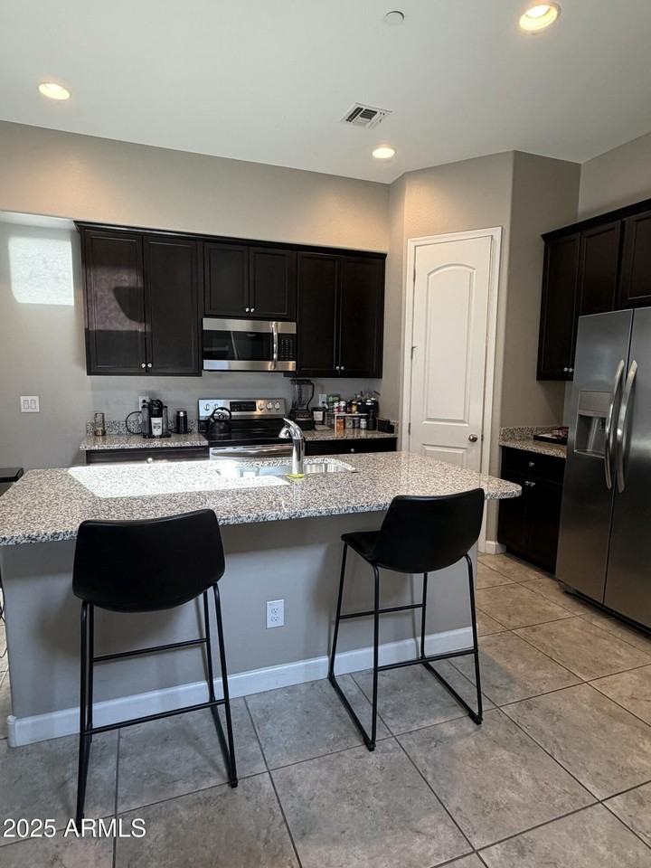 3020 North 37th Place - Photo 3 of 13