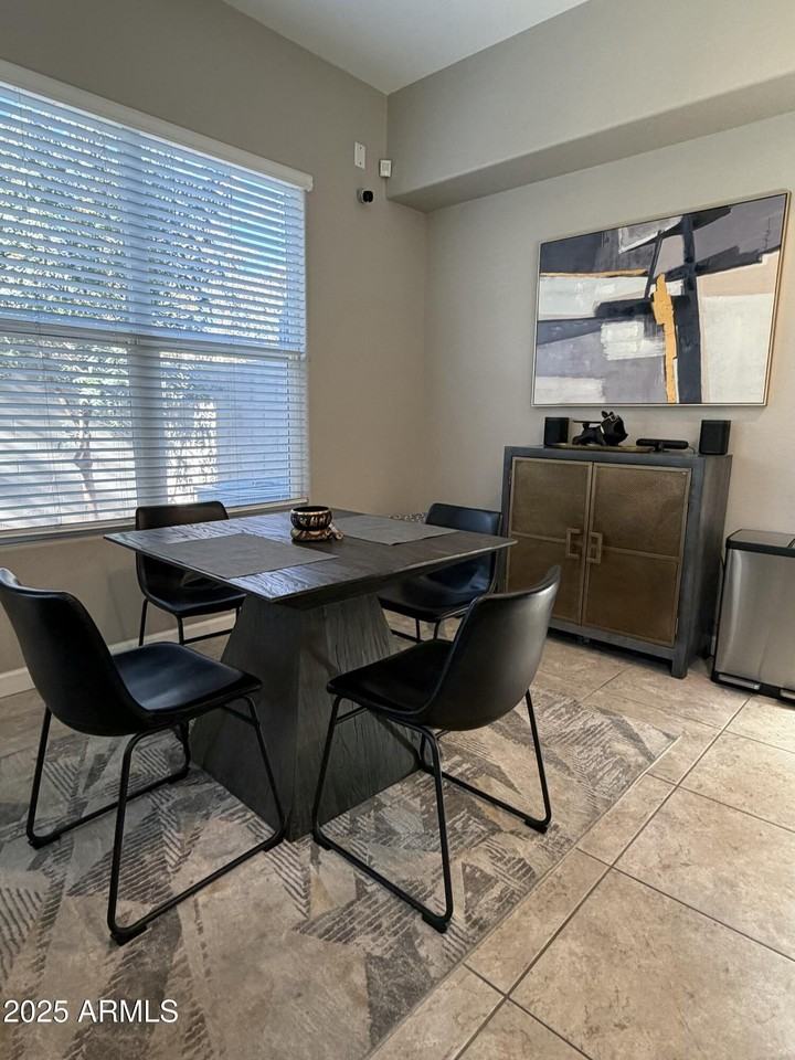 3020 North 37th Place - Photo 5 of 13