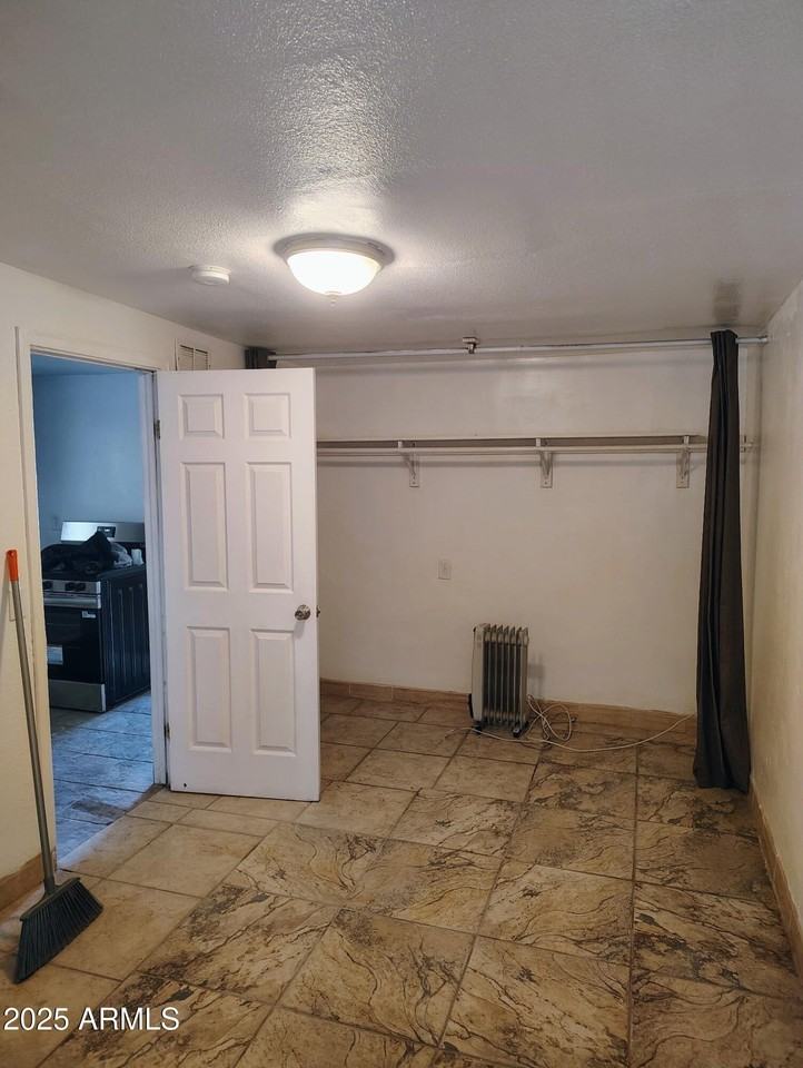 6547 North 59th Drive - Photo 7 of 13