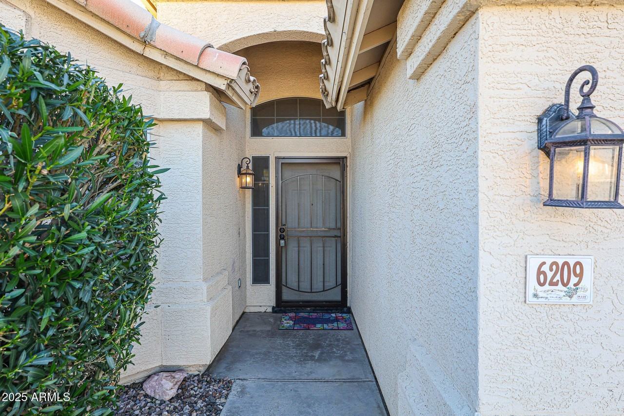 6209 West Blackhawk Drive - Photo 4 of 50