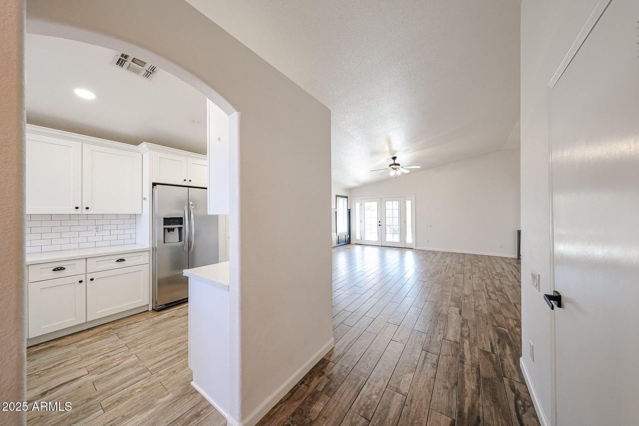 6209 West Blackhawk Drive - Photo 7 of 50