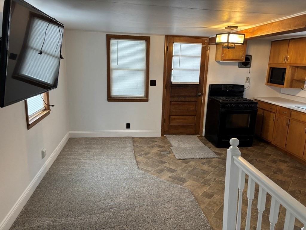 964 Sutton Road - Photo 2 of 7