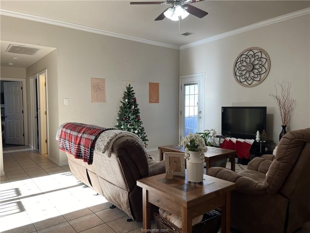 935 Crystal Dove Avenue - Photo 4 of 19