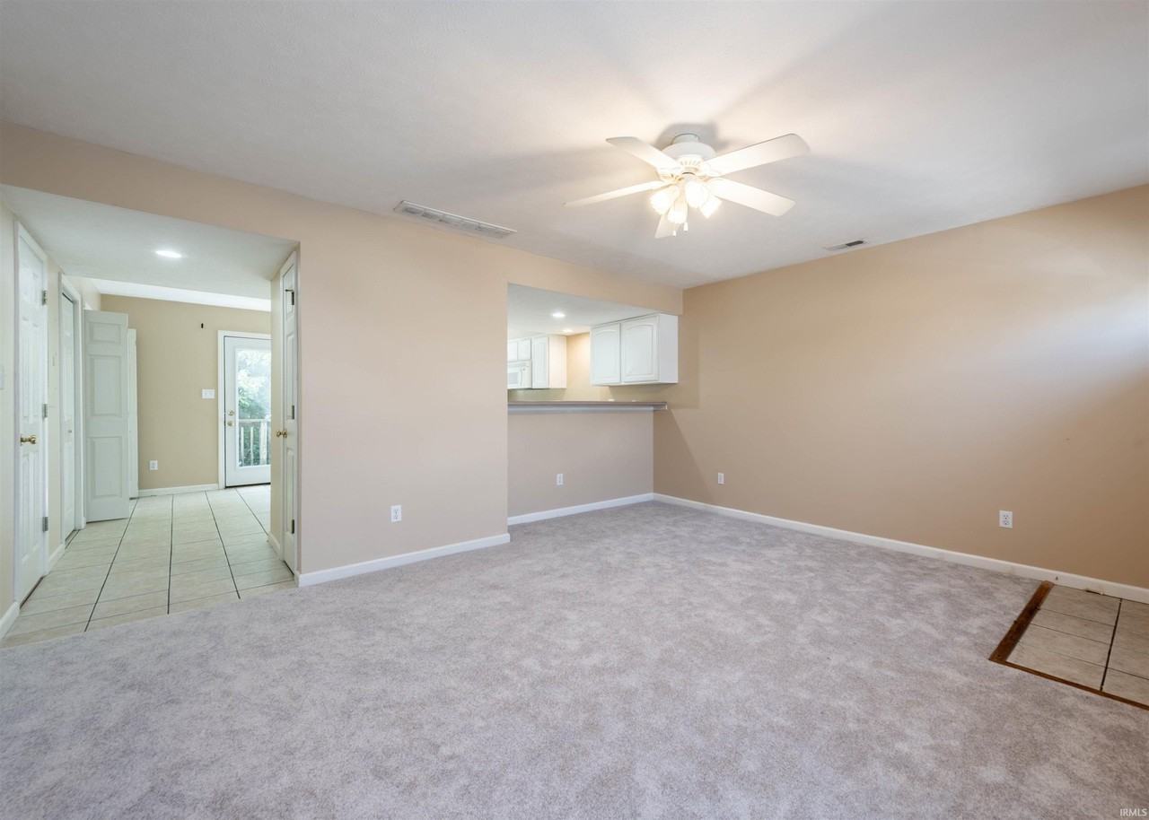 3501 S Oaklawn Cir - Photo 3 of 26