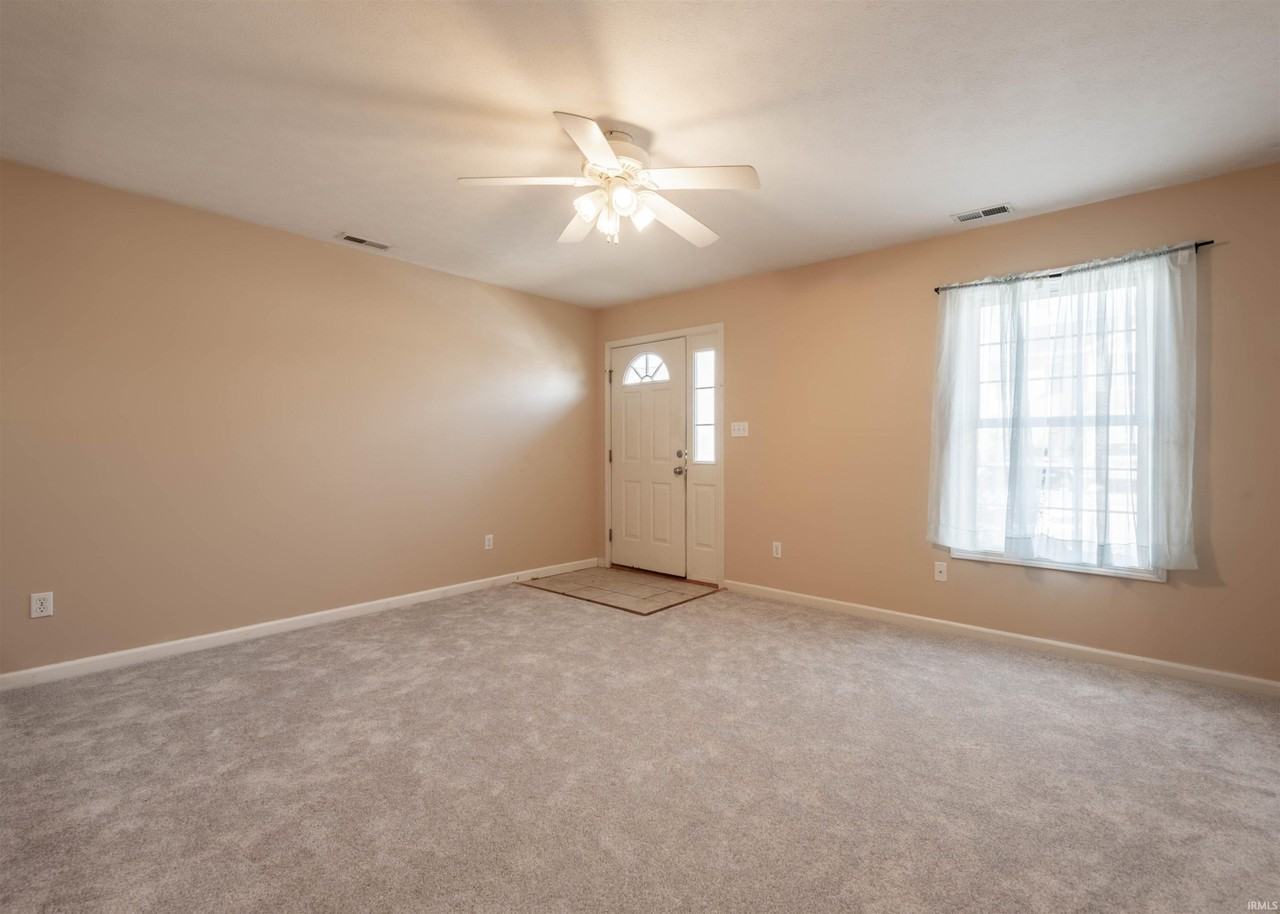 3501 S Oaklawn Cir - Photo 5 of 26