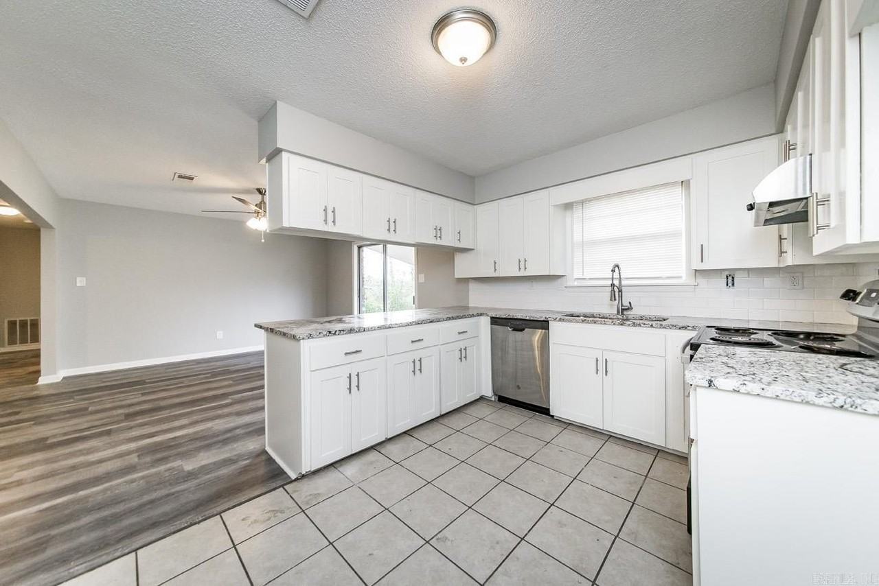 17 Chalet Street - Photo 6 of 20