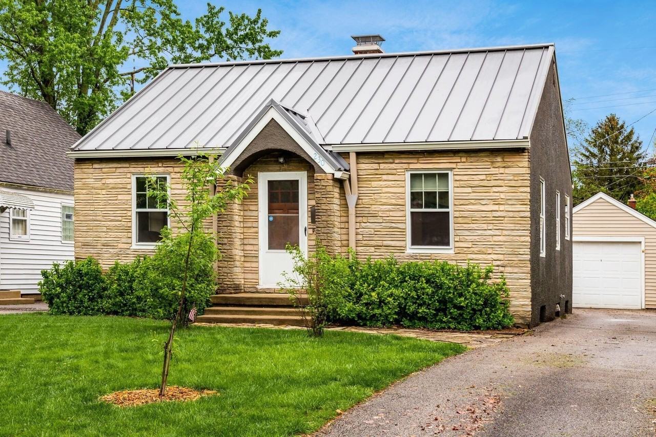 230 East Royal Forest Boulevard - Photo 2 of 34