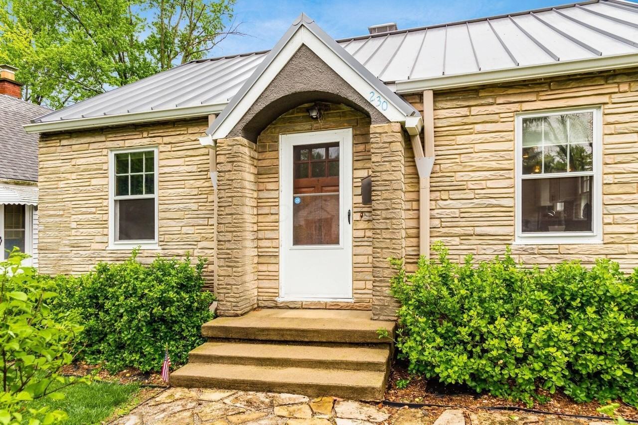 230 East Royal Forest Boulevard - Photo 3 of 34