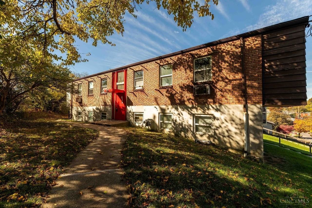 3599 Schwartze Avenue - Photo 3 of 10