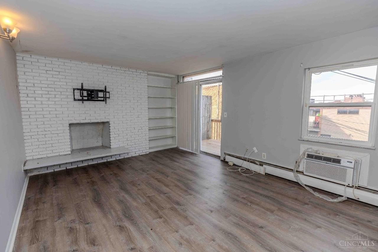 3599 Schwartze Avenue - Photo 5 of 10