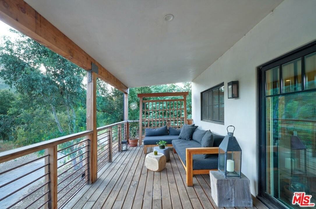 2310 Laguna Circle Dr - Photo 6 of 31