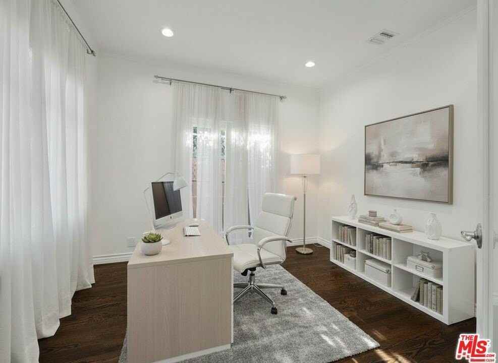 743 N Orange Dr - Photo 6 of 27