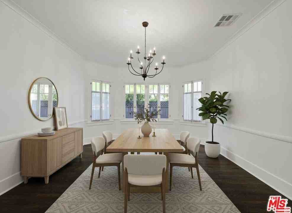 743 N Orange Dr - Photo 7 of 27