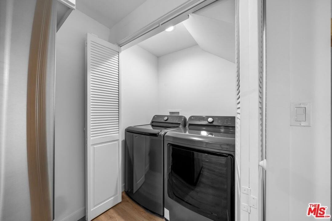 1535 3/4 N Kingsley Dr - Photo 5 of 17