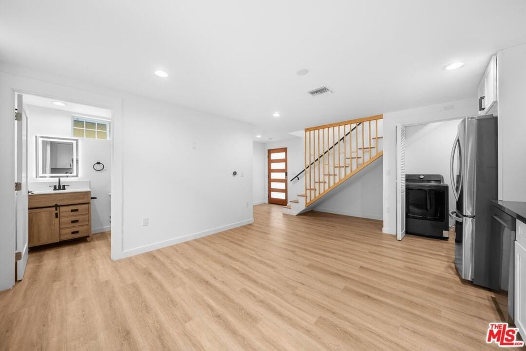 1535 North Kingsley Drive - Photo 2 of 16