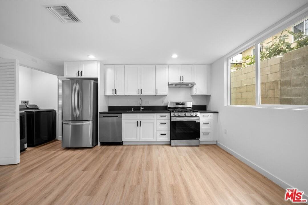 1535 North Kingsley Drive - Photo 4 of 16