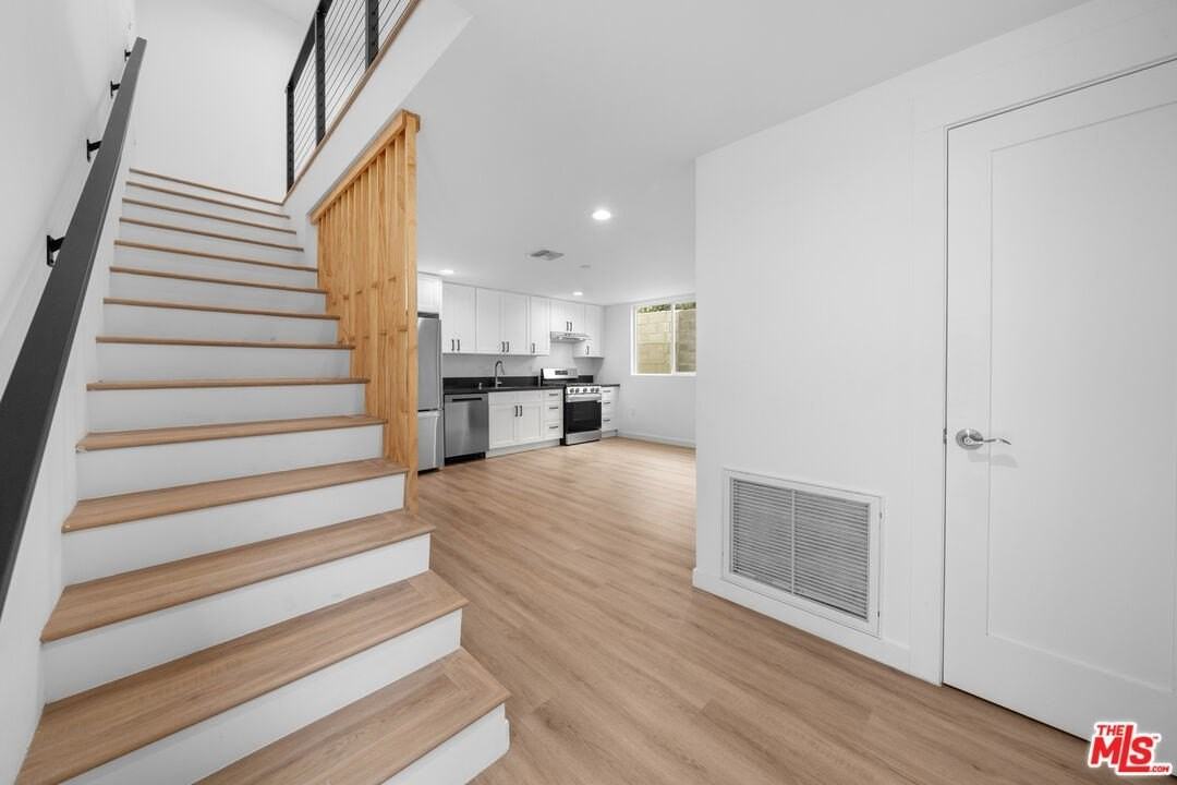 1535 North Kingsley Drive - Photo 6 of 16