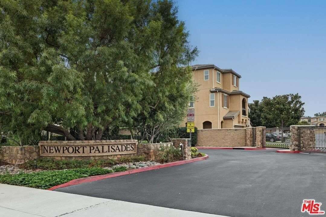 20295 Estuary Ln - Photo 2 of 25