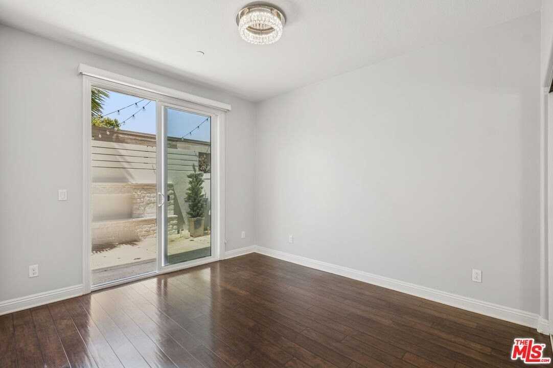 20295 Estuary Ln - Photo 5 of 25