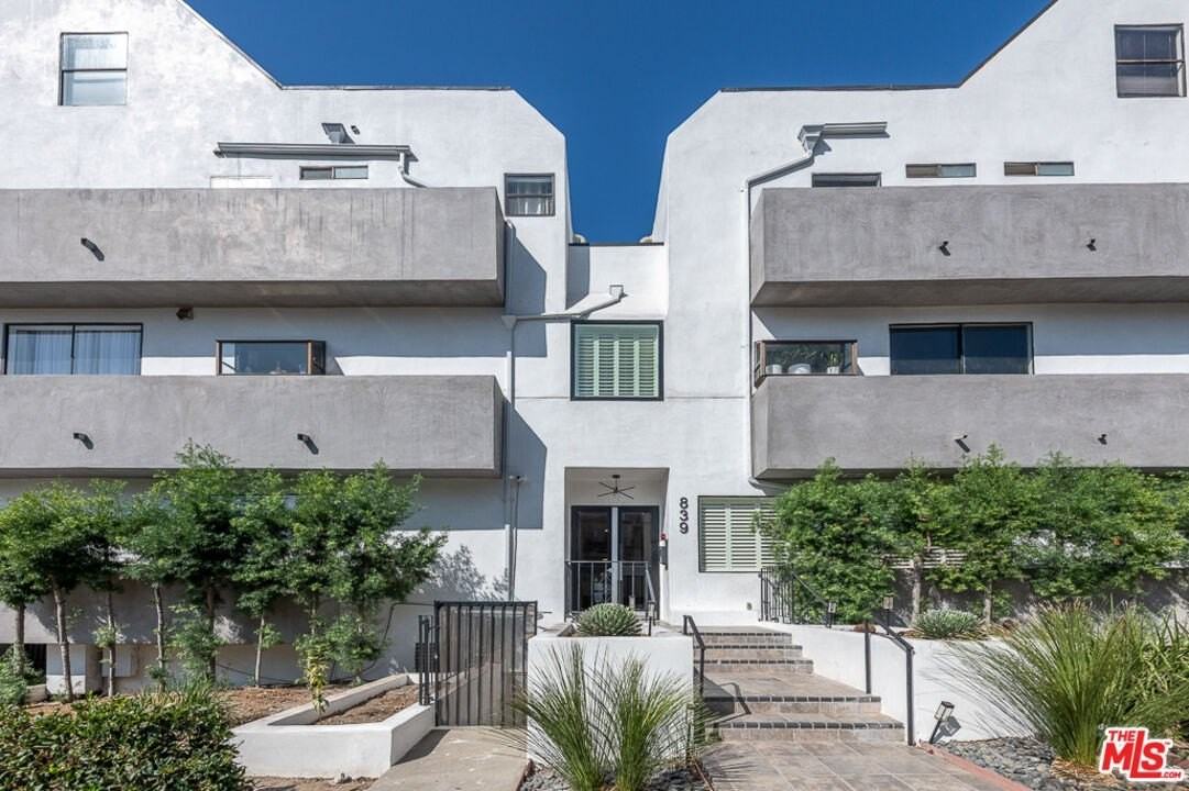 839 Larrabee Street #6 - Photo 2 of 34