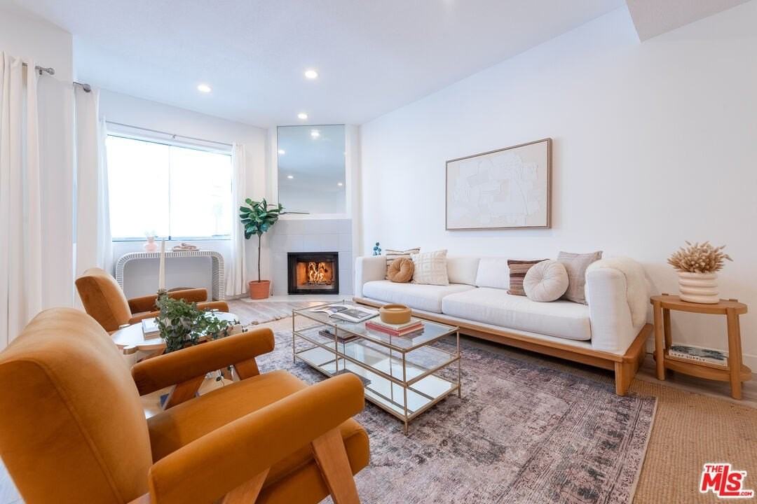 839 Larrabee Street #6 - Photo 7 of 34