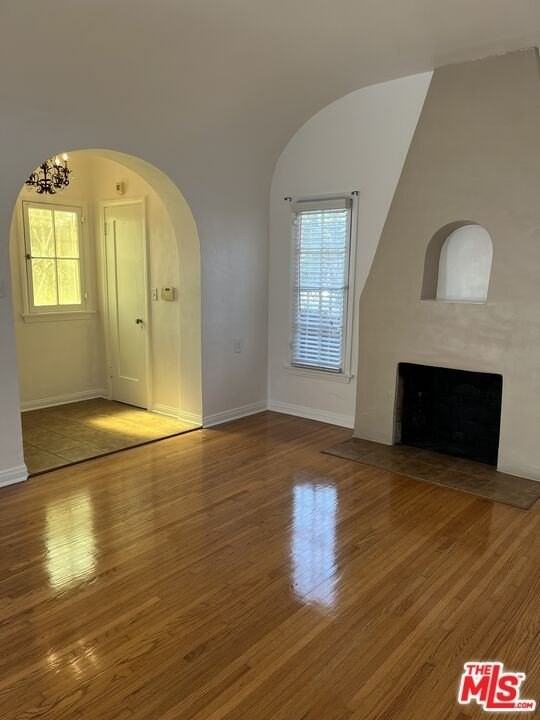 4238 Sutro Avenue - Photo 3 of 18
