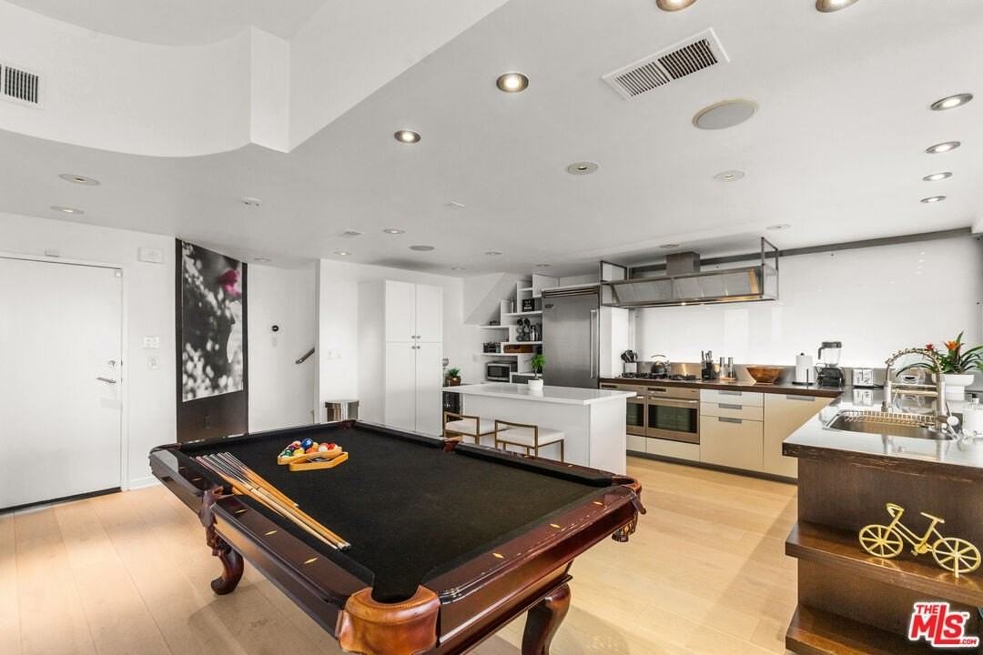 8308 Grandview Drive - Photo 7 of 44