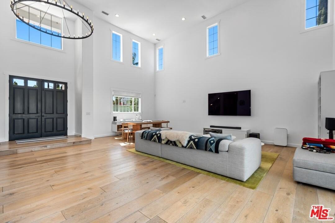 23477 Palm Drive - Photo 4 of 38